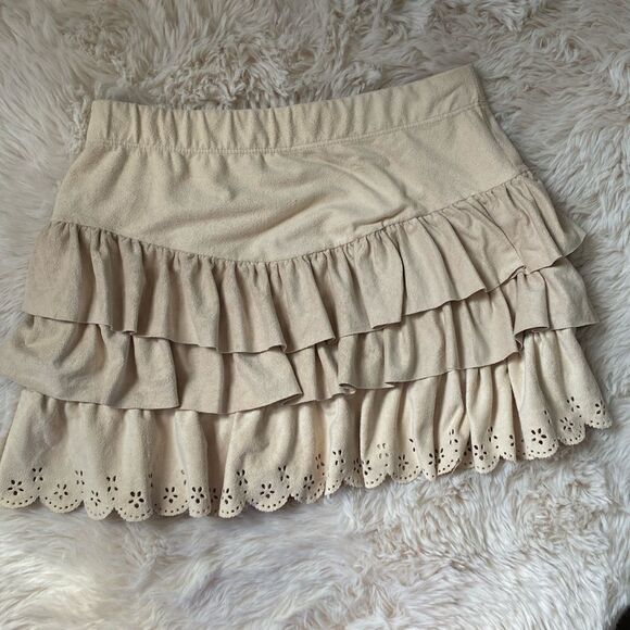 Your Basic Look Suede Pleated Tiered Eyelet Mini Skirt Size Small - Picture 1 of 10